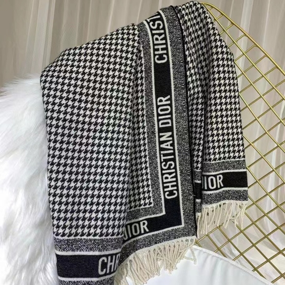 30 MONTAIGNE PONCHO Black and White Cashmere and Silk - Picture 7 of 7